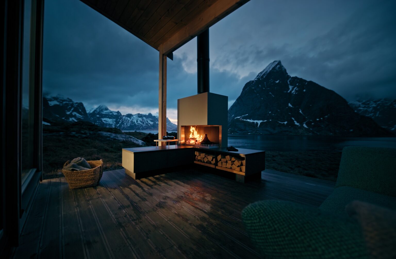 Lofoten at dusk — outdoor kitchen and open fire, from the FREILUFT signature film